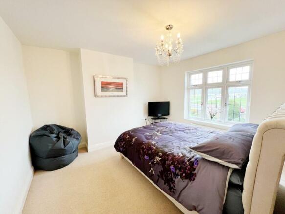 Bedroom 2 pic 1.jpg