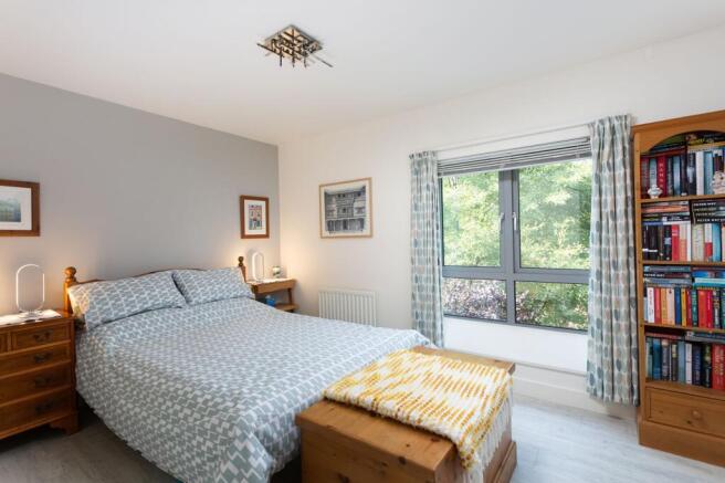 4 bed Town House for sale Image 11