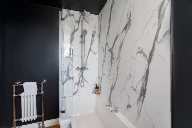 2 bed Apartment to rent Image 10