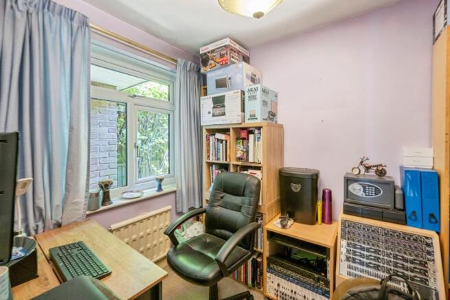 Bedroom/Office