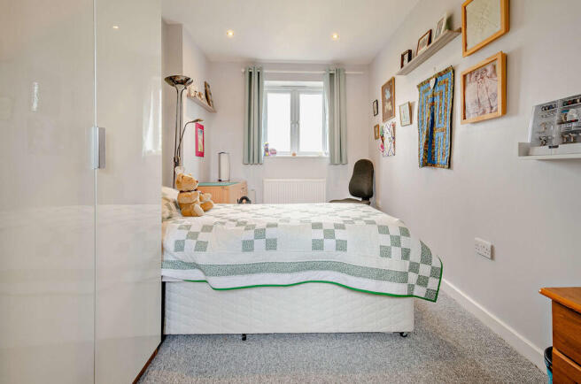 8682845-interior1...