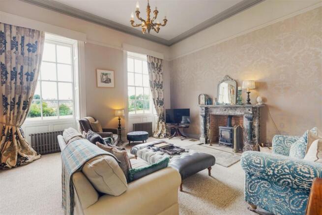 6 bed Detached for sale Image 5