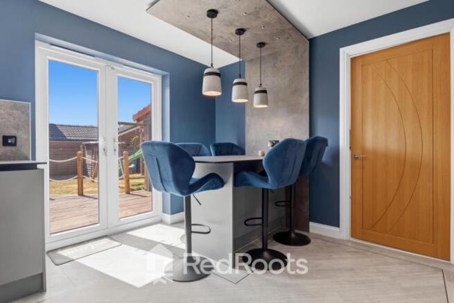 4 bed Detached for sale Image 8