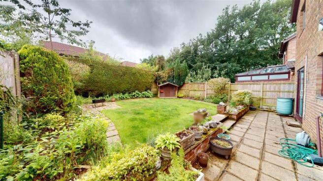 Lakeside Gardens Rear Garden