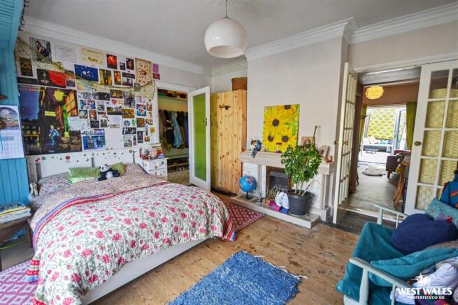 Living room / Bedroom