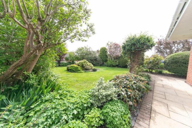 STUNNING gardens