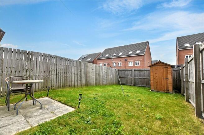 3 bed Town House for sale Image 8