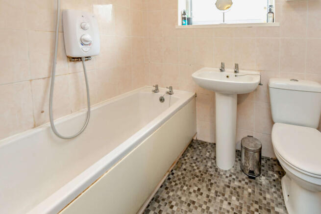 2 bed Semi-Detached Bungalow for sale Image 11