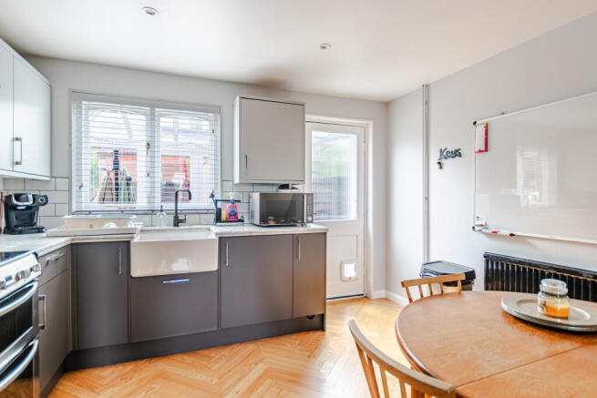 2 bed Semi-Detached for sale Image 7