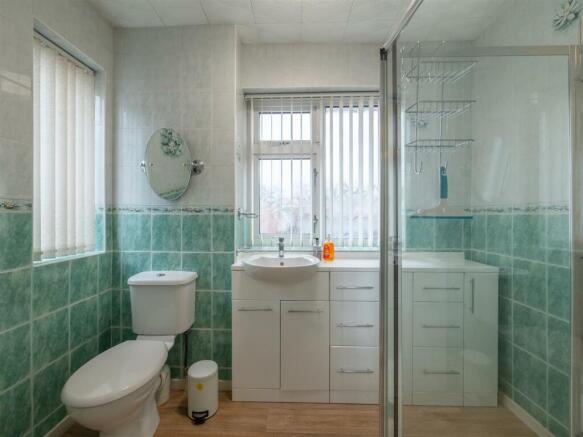 SHOWER ROOMS 3.jpg