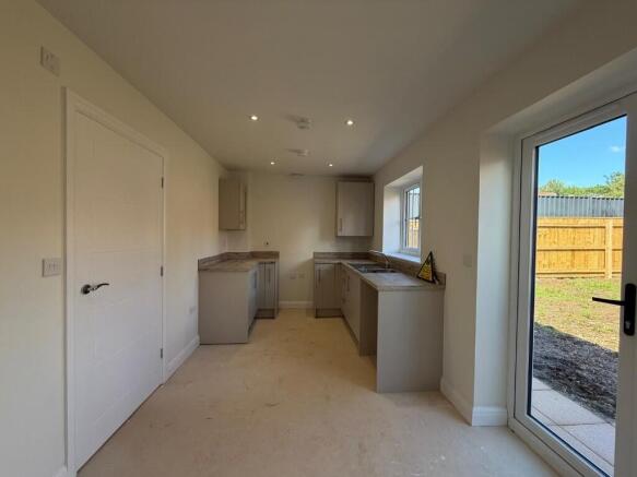 3 bed Semi-Detached for sale Image 4