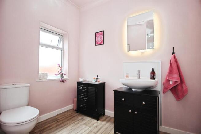 2 bed Terraced for sale Image 5