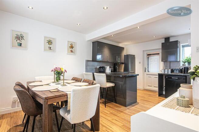 3 bed Terraced for sale Image 6