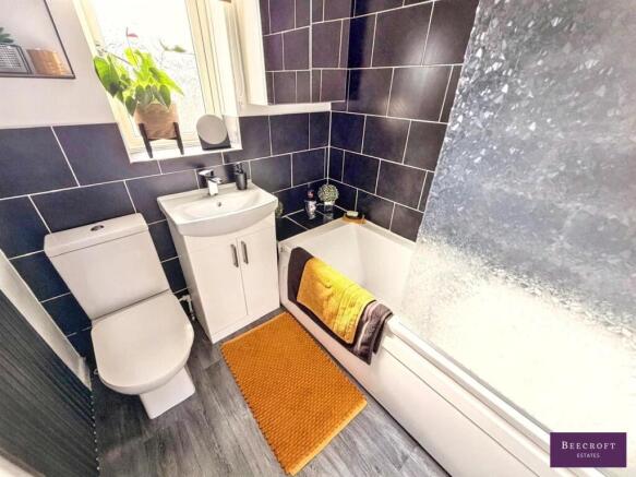 3 bed Semi-Detached for sale Image 12