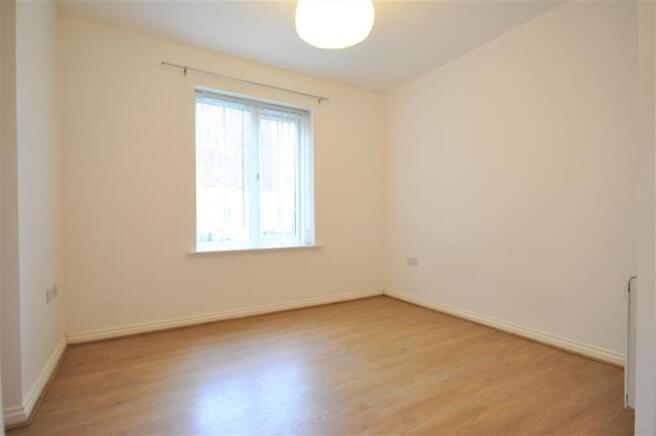 2 bed Apartment to rent Image 6