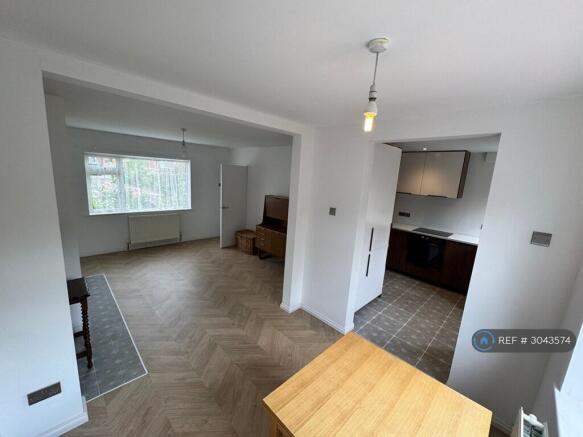Open Plan Dinning/Living Room And Kitchen