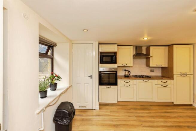 2 bed Terraced for sale Image 5