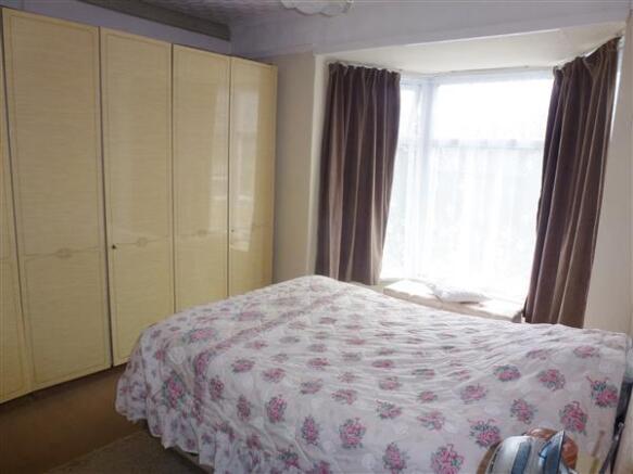 FRONT BEDROOM 1