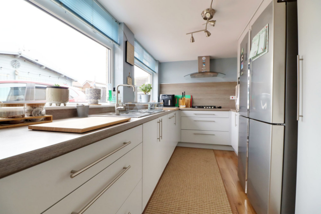 Attractive Breakfasting Kitchen