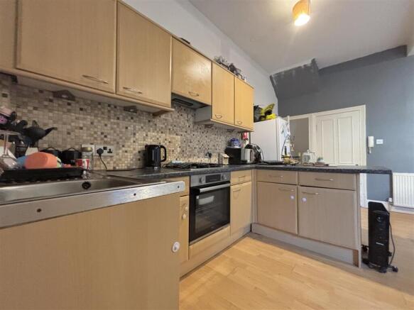 5 bed Terraced for sale Image 9