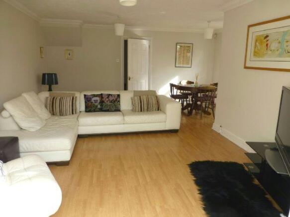 Lounge/Dining Room