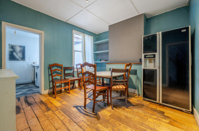 1403901-13-697b43...