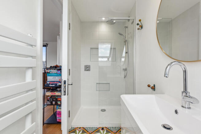 Top floor - Ensuite bathroom