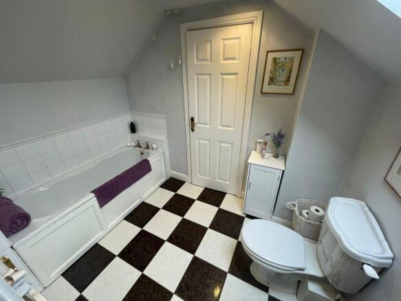 3 bed House to rent Image 11