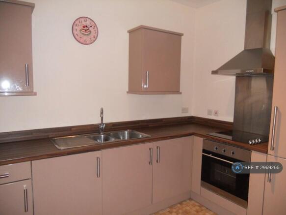 2 bed Flat to rent Image 4