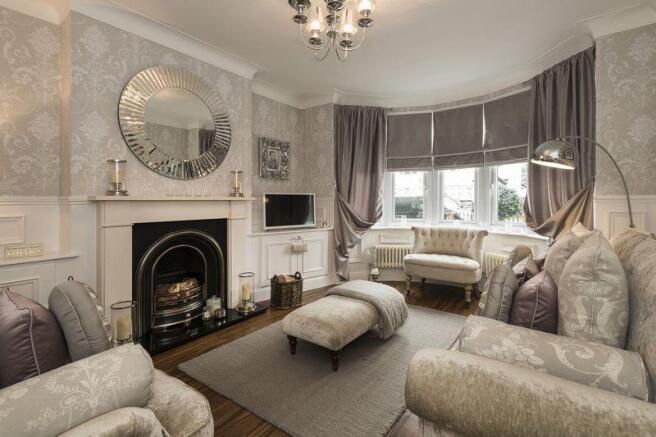 Lounge angle 1