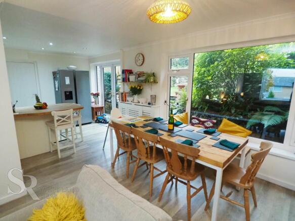 Lounge/ Dining Room