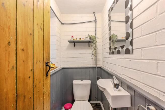 3 bed Semi-Detached for sale Image 8