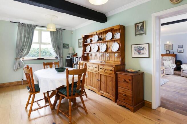 4 bed Detached Bungalow for sale Image 6
