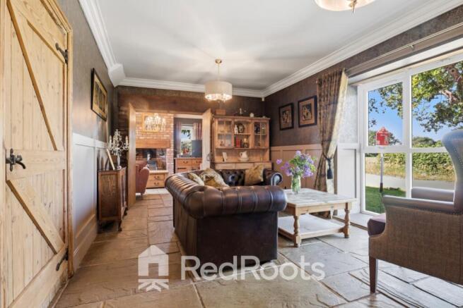 4 bed Semi-Detached for sale Image 9