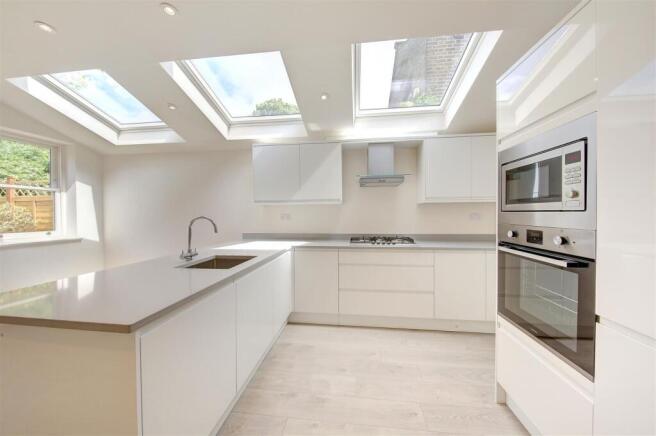 68b_earlsfield_road_kit.jpg