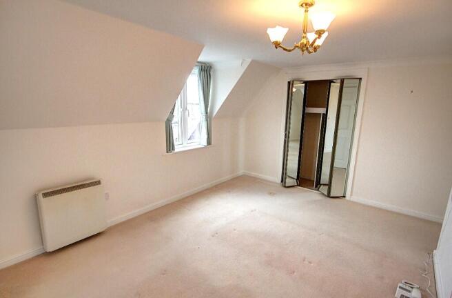 2 bed Flat for sale Image 5