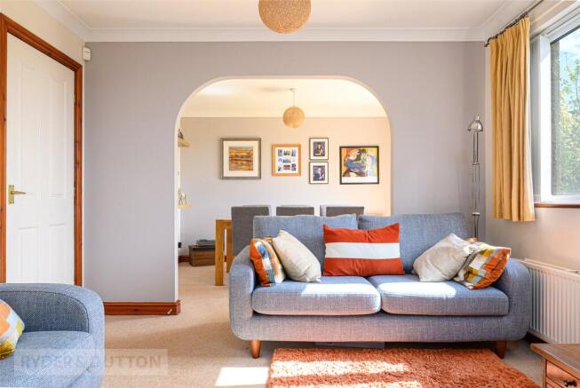 5 bed Detached for sale Image 5