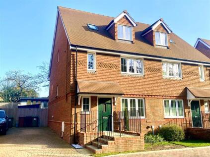 Fenton Close, Potters Bar