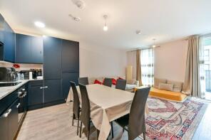 7, Forest House, Sherwood Close, West Ealing W13 9FU