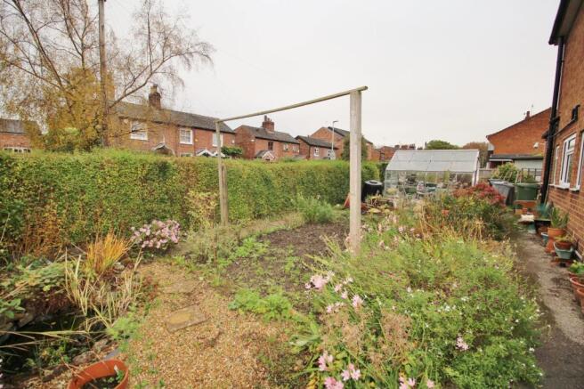 Side Gdn 2