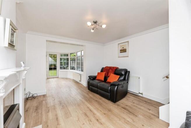 3 bed Semi-Detached for sale Image 4
