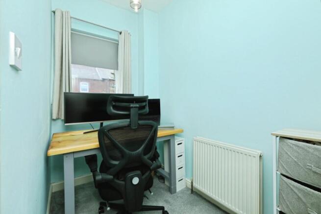 2 bed Terraced to rent Image 10