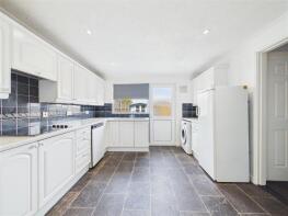 21, Hardy Close, Hitchin SG4 0DL