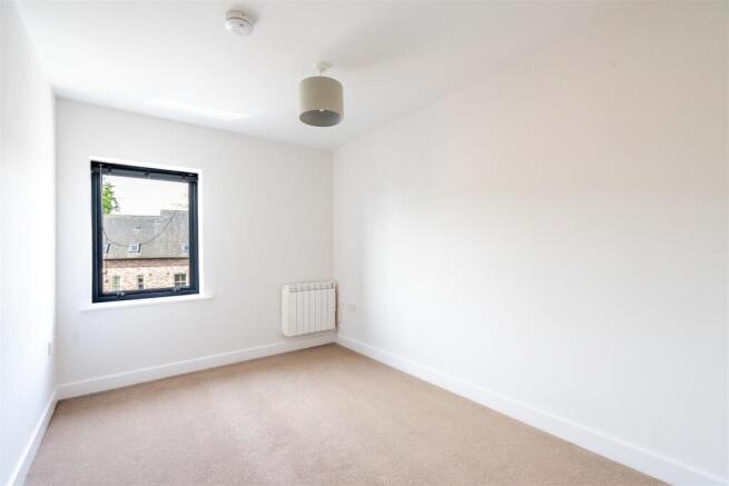 1 bed Apartment to rent Image 5