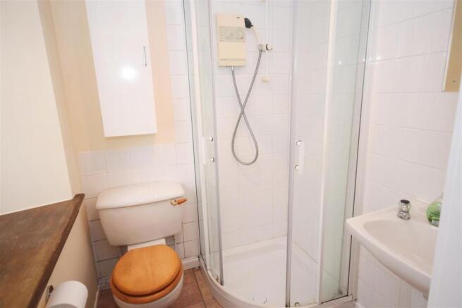 Bathroom .JPG