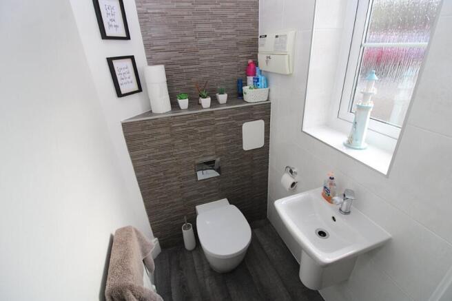 4 bed Semi-Detached for sale Image 7
