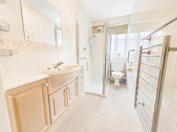 2 bed Apartment for sale Image 7
