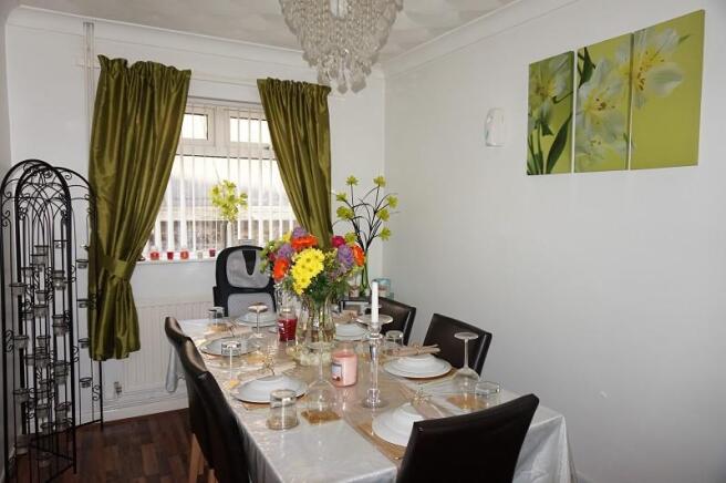 Lounge/Dining Room