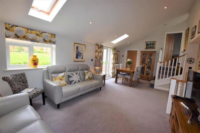 Open Plan Living/Dining Area
