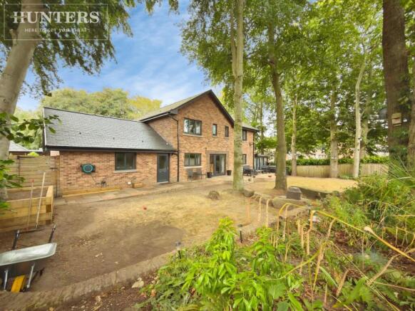 4 bed Detached for sale Image 4